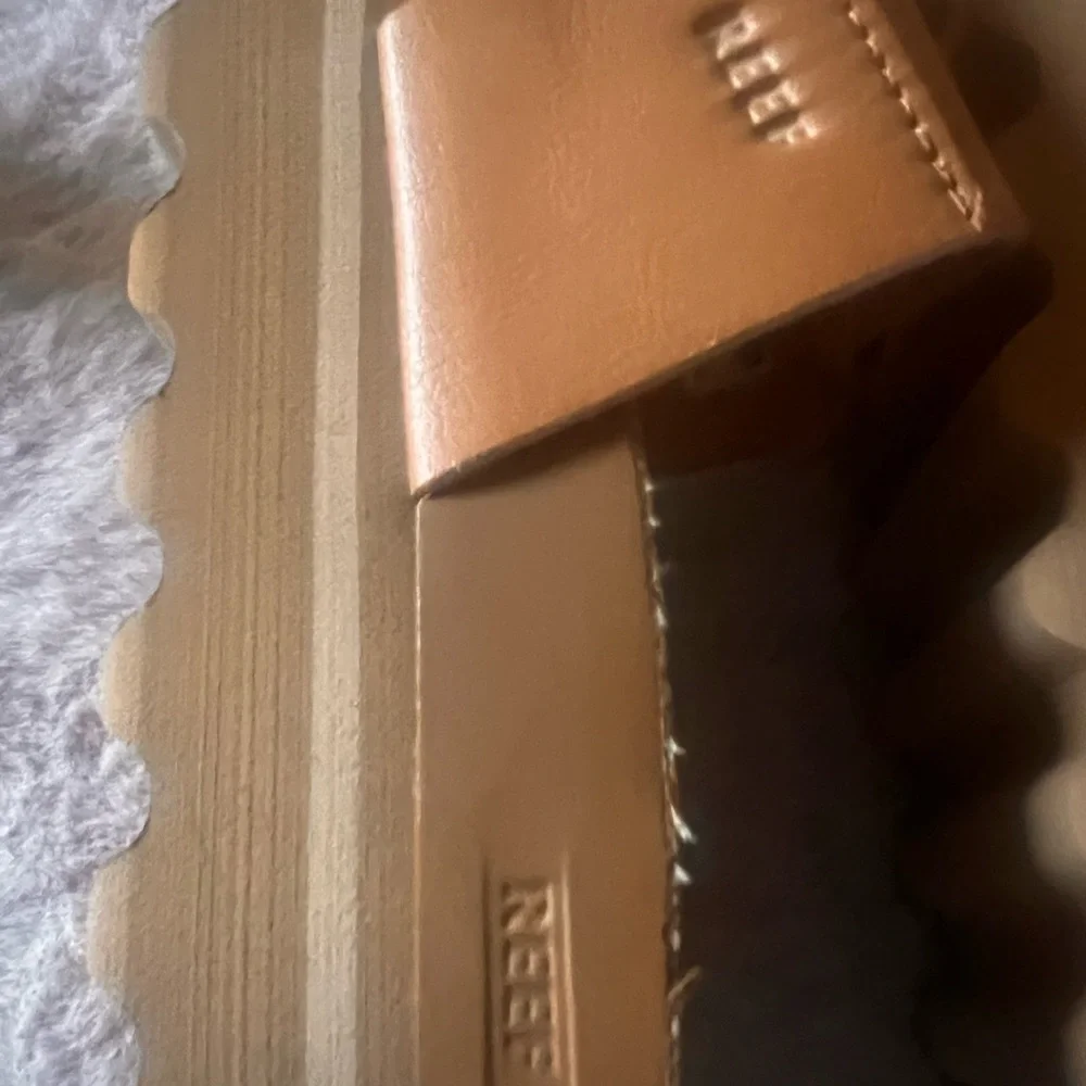 Reef Two-Tone Vista Hi Platform Sandals NWOT - Picture 4 of 13